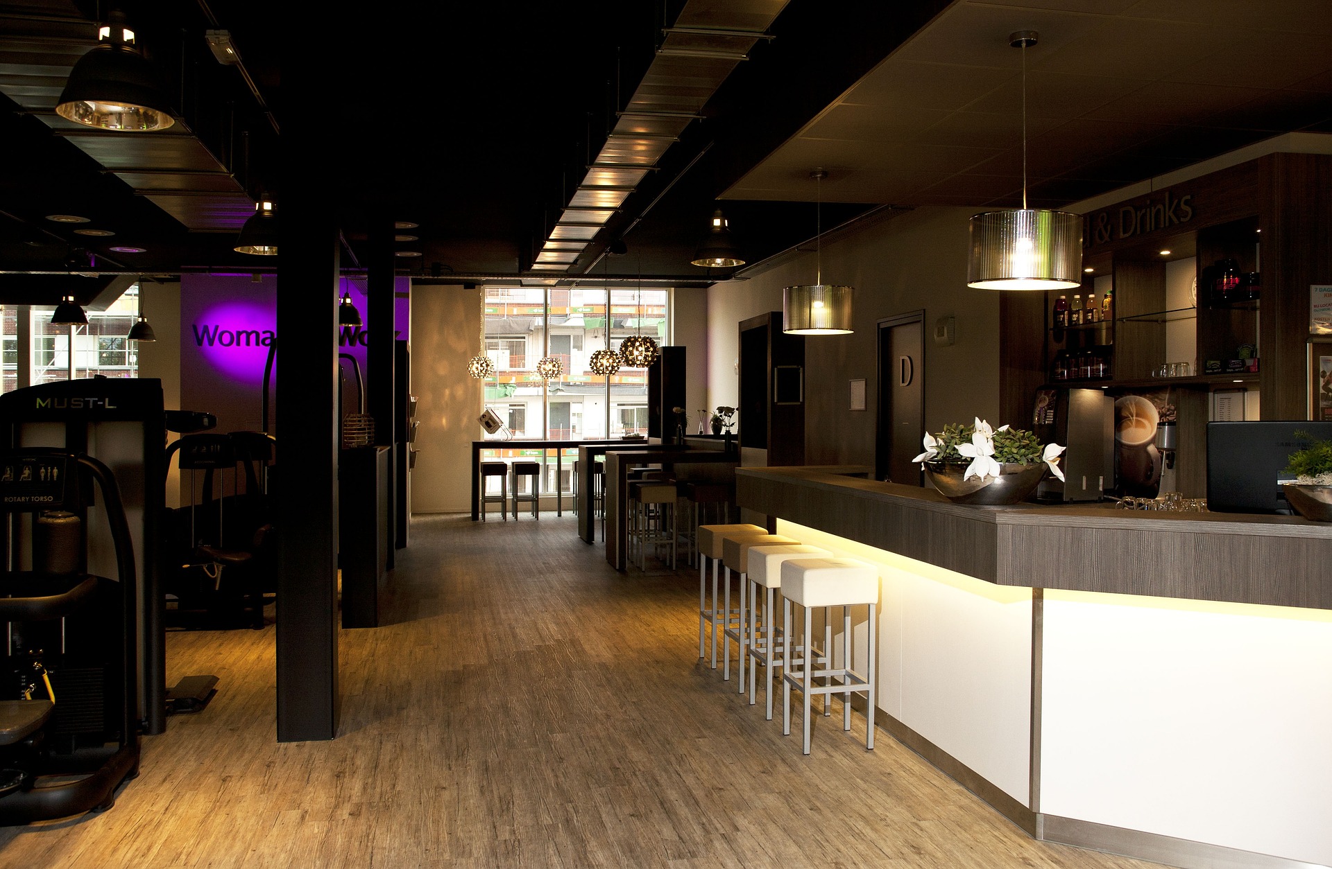 Moderne Bar, Innenausbau